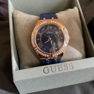 Guess? Women’s Watch (BNIB / BNWT)